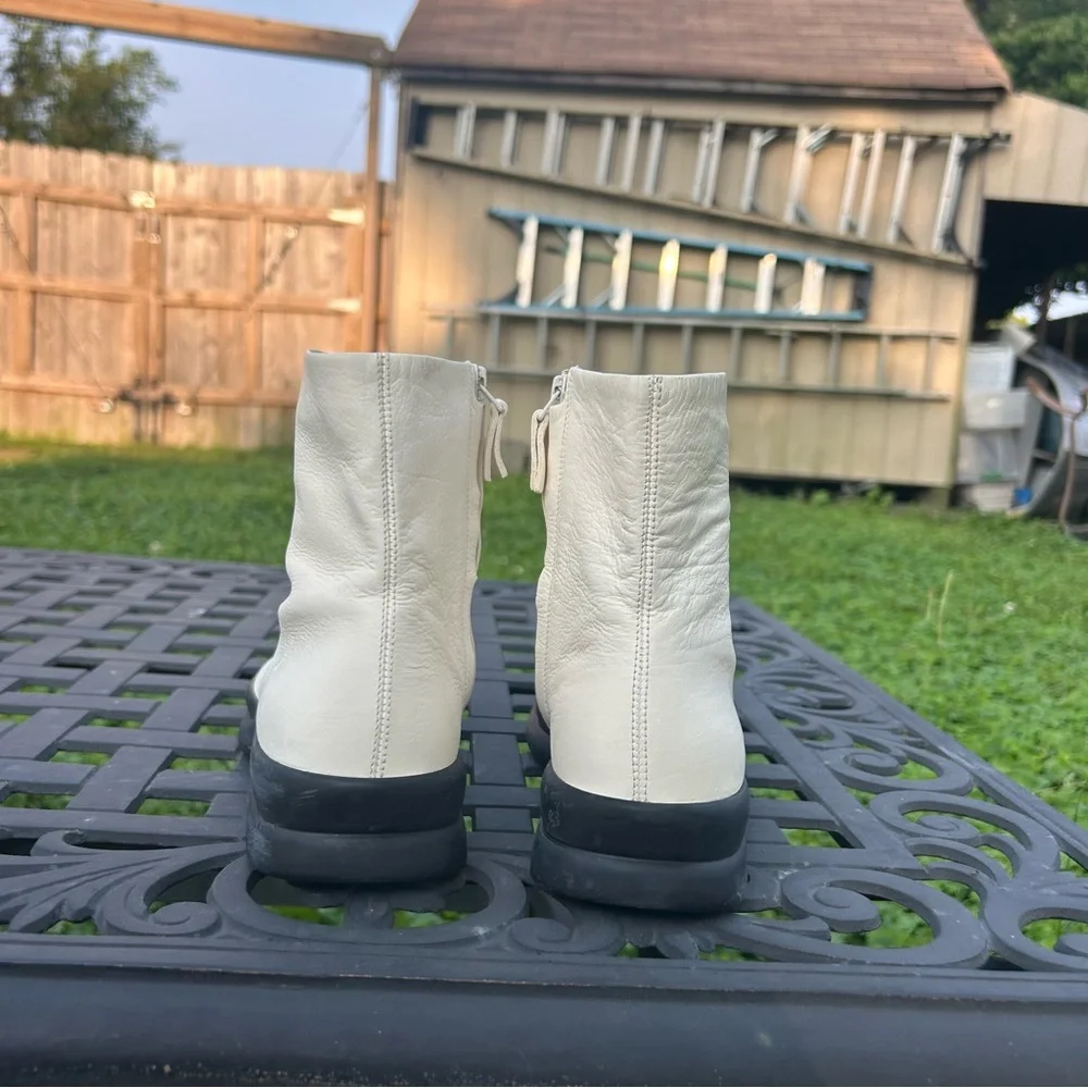 The Row Town Leather Zip Boot Milk White‎ size 36